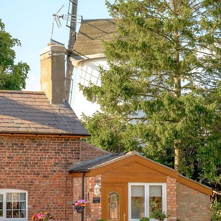 Saughall Mill Farm Cottage เชสเตอร์ ภายนอก รูปภาพ