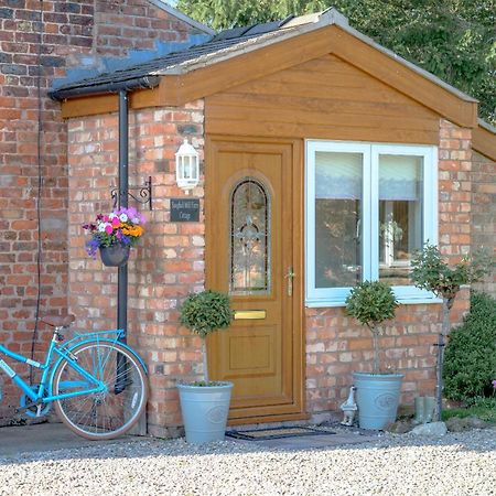 Saughall Mill Farm Cottage เชสเตอร์ ภายนอก รูปภาพ