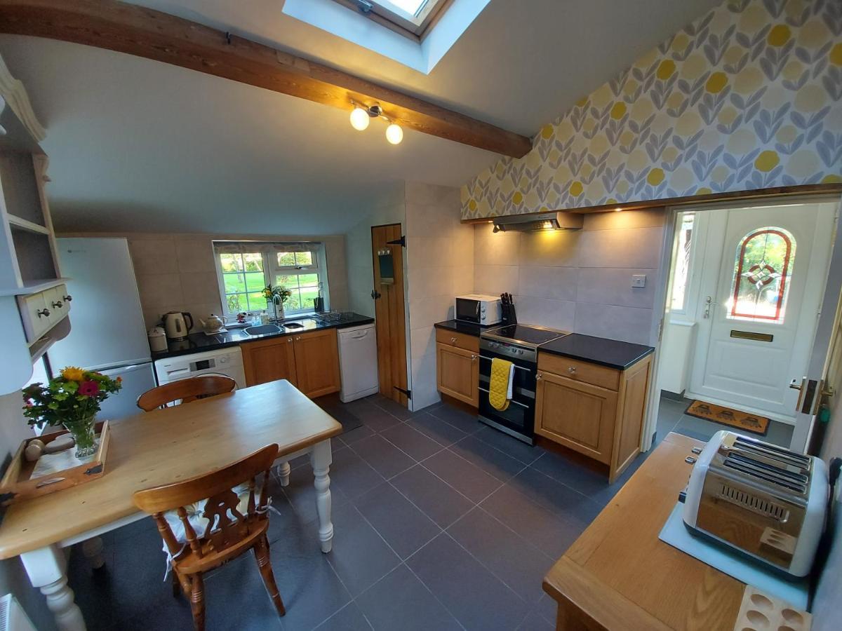 Saughall Mill Farm Cottage เชสเตอร์ ภายนอก รูปภาพ