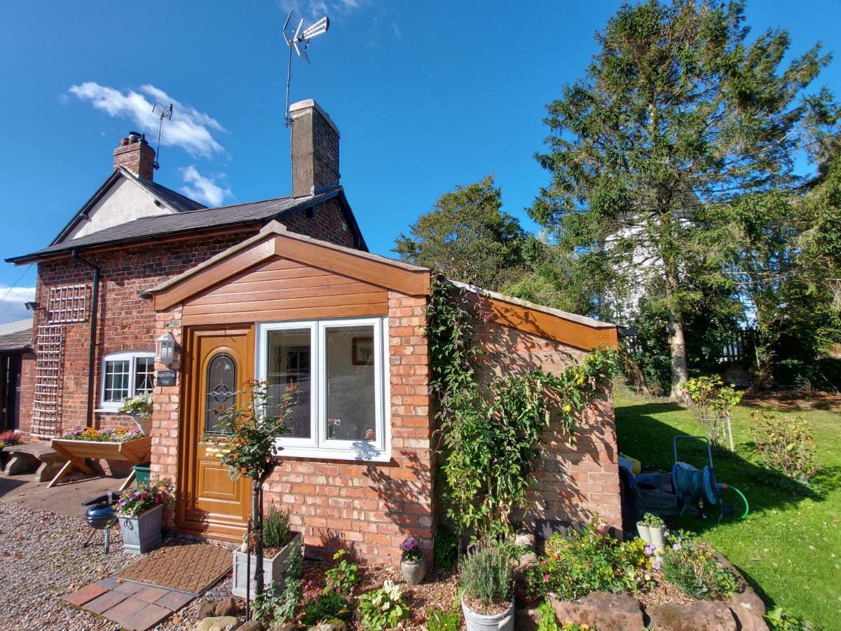 Saughall Mill Farm Cottage เชสเตอร์ ภายนอก รูปภาพ