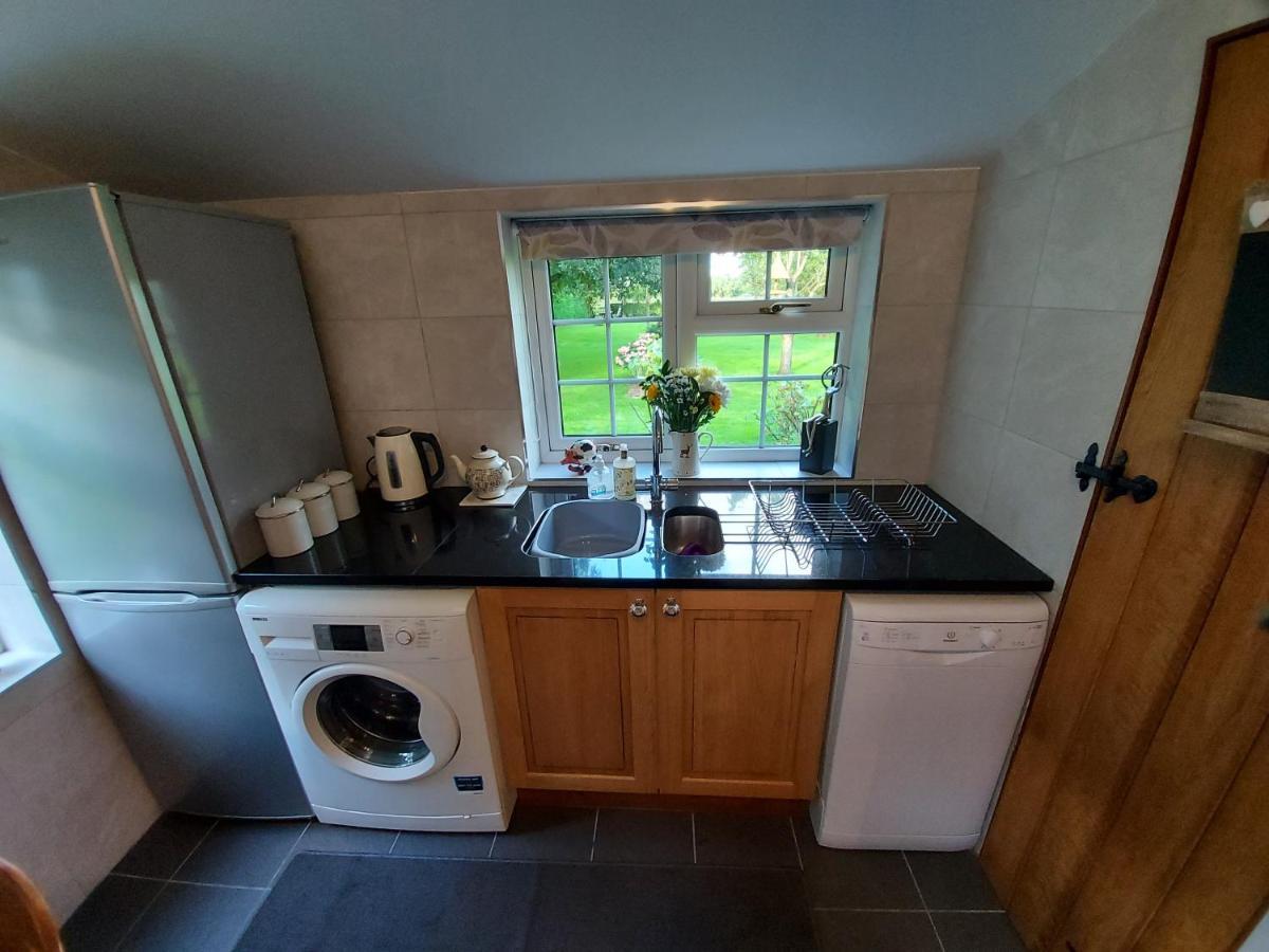 Saughall Mill Farm Cottage เชสเตอร์ ภายนอก รูปภาพ