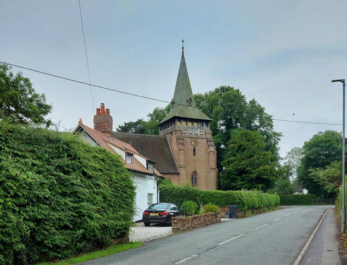 Saughall Mill Farm Cottage เชสเตอร์ ภายนอก รูปภาพ