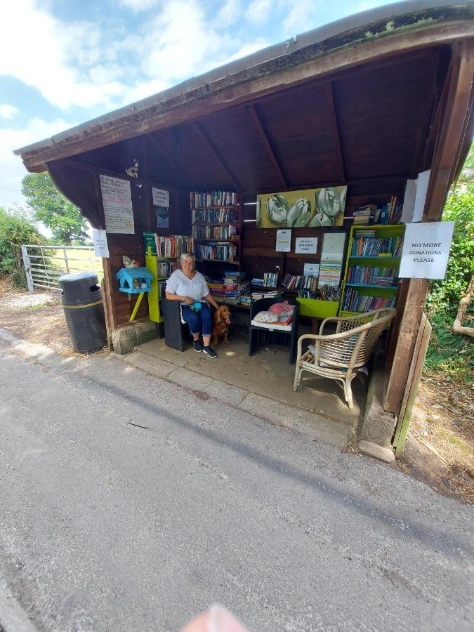 Saughall Mill Farm Cottage เชสเตอร์ ภายนอก รูปภาพ