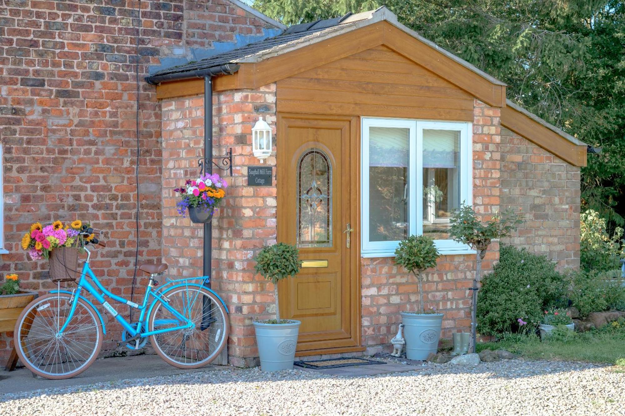 Saughall Mill Farm Cottage เชสเตอร์ ภายนอก รูปภาพ
